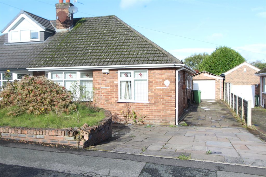 Lymmington Avenue, Lymm