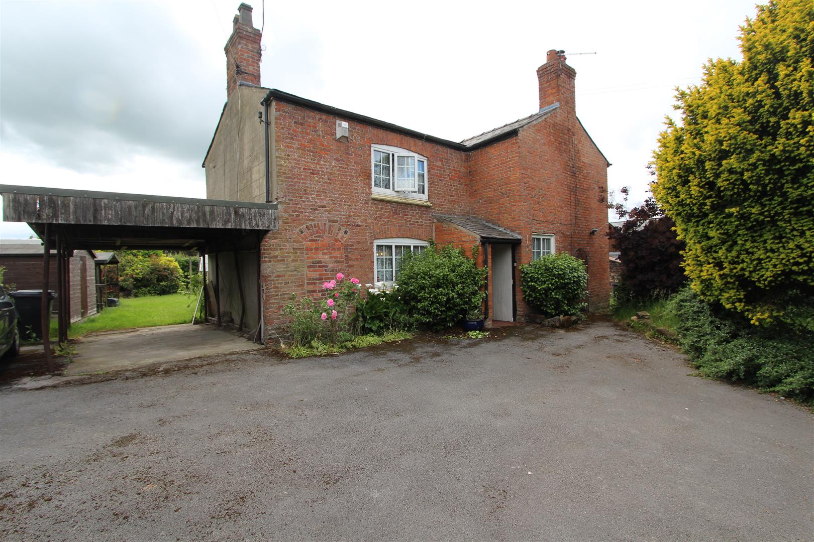 Yew Tree House, Lymm Road, Little Bollington, Altrincham