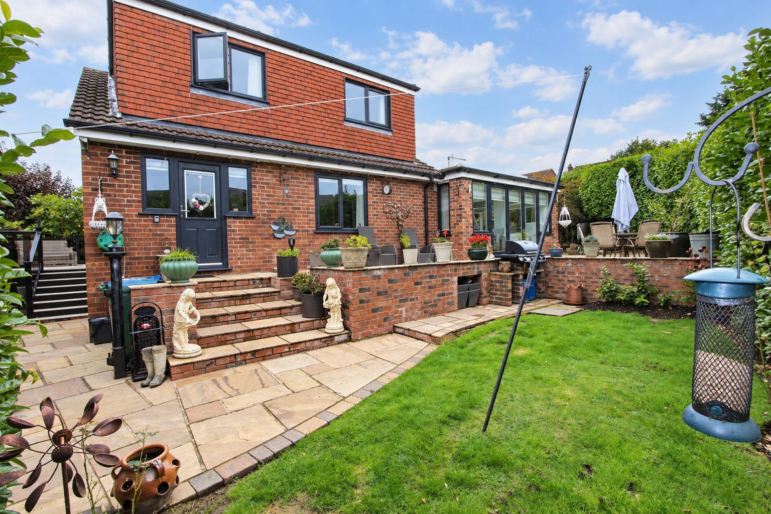 Greenwood, Lymm